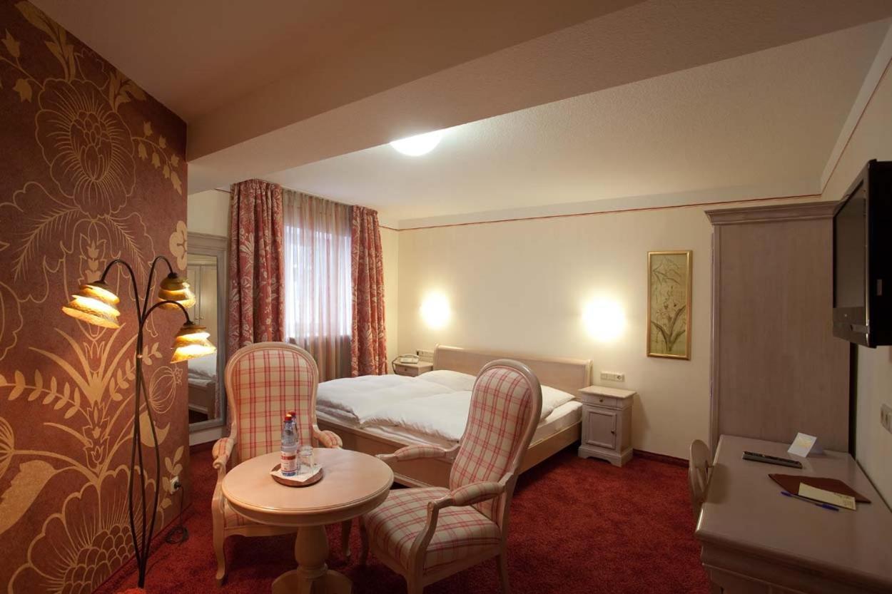 Hotel Karpfen إبرباخ المظهر الخارجي الصورة