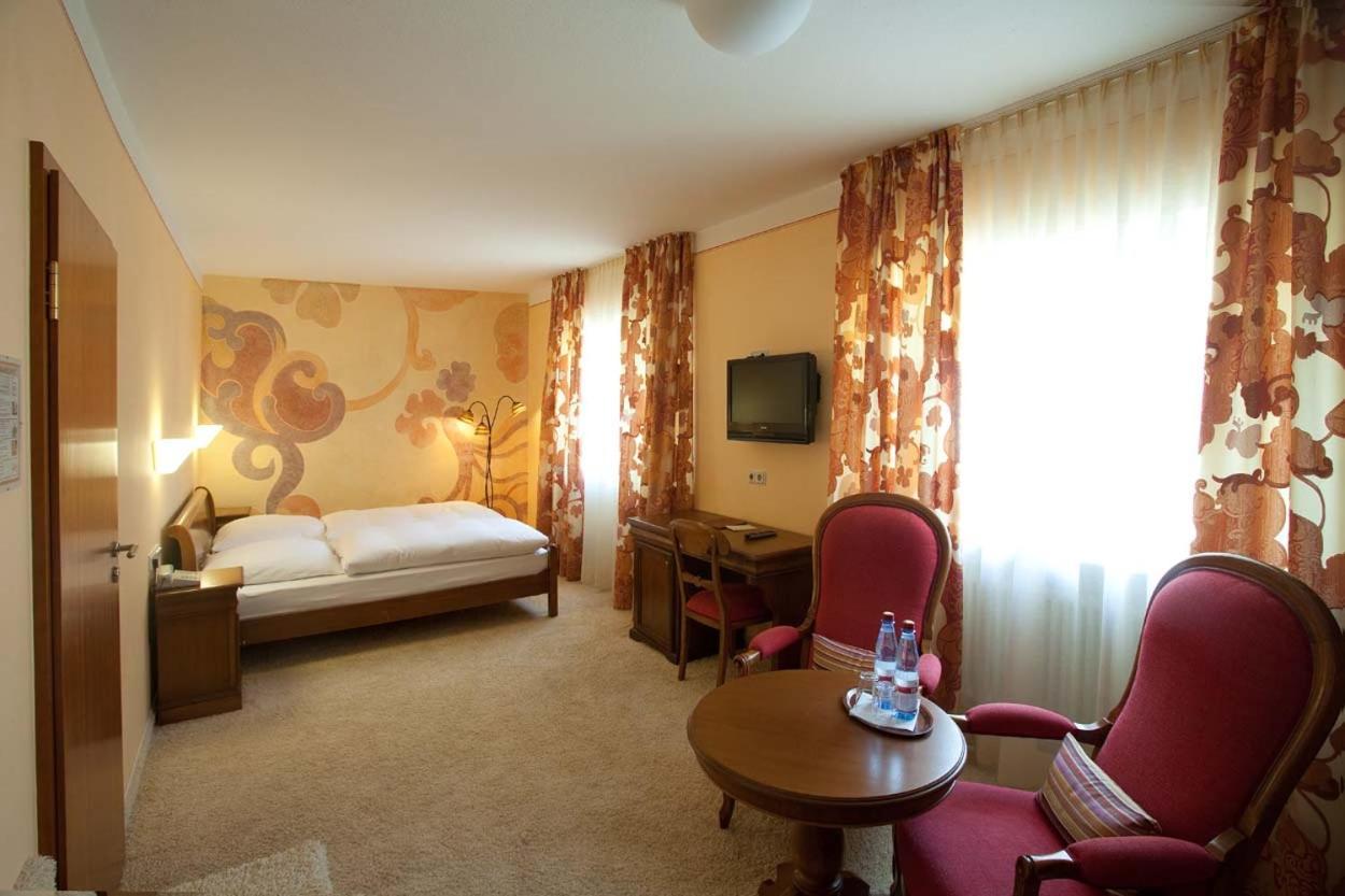 Hotel Karpfen إبرباخ المظهر الخارجي الصورة