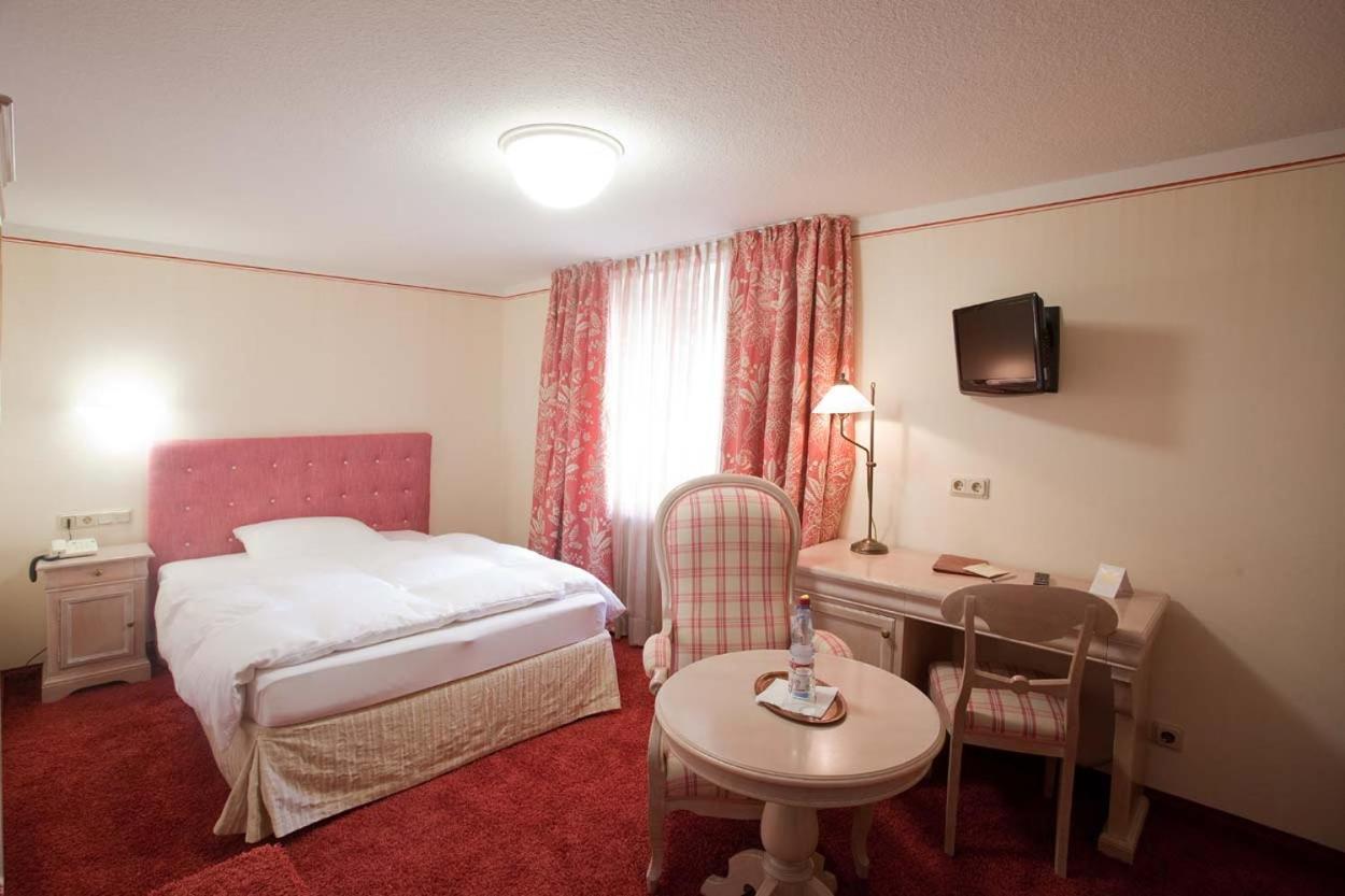 Hotel Karpfen إبرباخ المظهر الخارجي الصورة